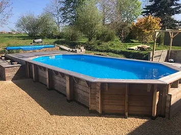 Piscine octogonale en bois hors sol