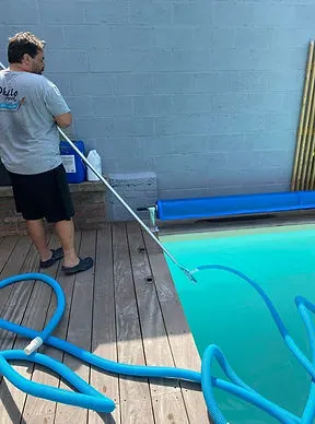 Aspirateur piscine entretien